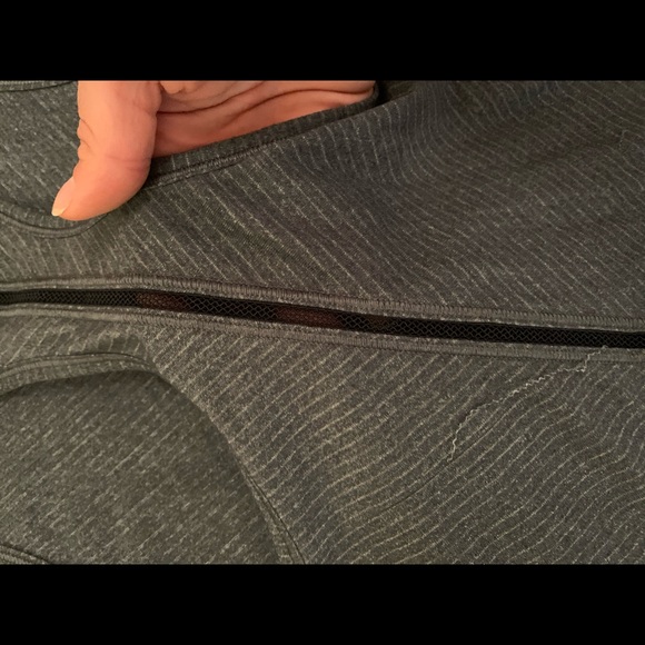 Lululemon tank - Picture 4 of 5